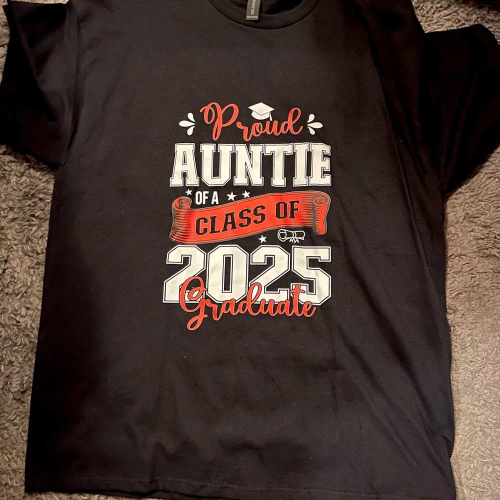 Black Proud Auntie Class of 2025 T-Shirt New without tags
